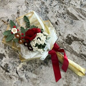 HOMEMADE CROCHET CHRISTMAS BOUQUET